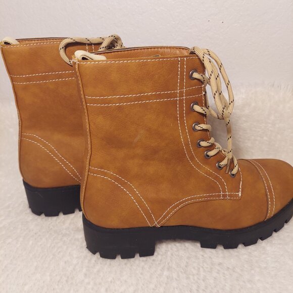 NWOT Jodi Women’s Tan Lace-Up Combat Boot Fall Winter Fashion Size 10 - Picture 6 of 10